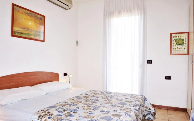 Nice villa in Caorle with shared pool