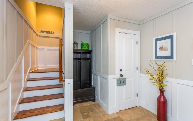 1067 College by Hodnett Cooper