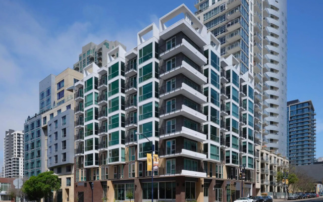 Sentral Gaslamp Quarter