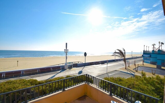 Ocean Hideaway 111 2 Bedroom Condo by RedAwning