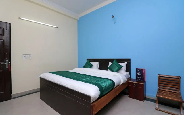 OYO 10759 Hotel Golden Nest