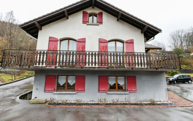 Cosy Apartment in Saulxures-sur-moselotte With Forest Nearby