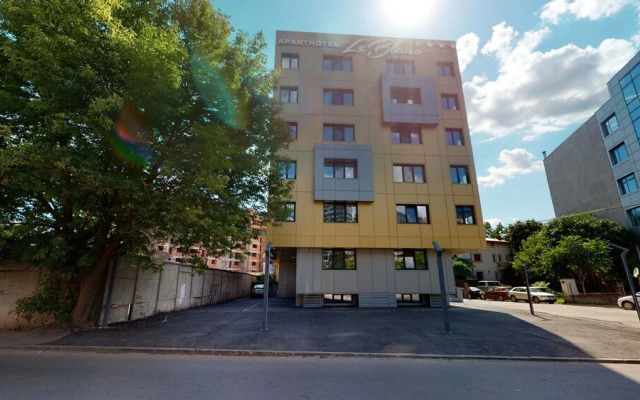 Le Blanc Aparthotel