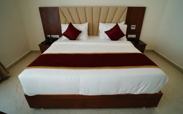 Ellora Hotel