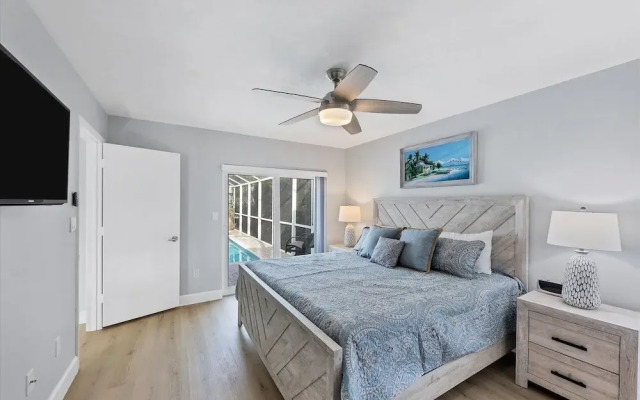 597 bal Harbor Blvd