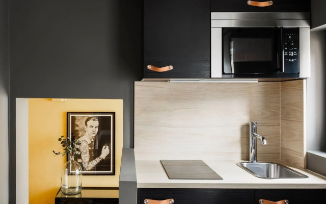 The Knaresborough by Aura Collection