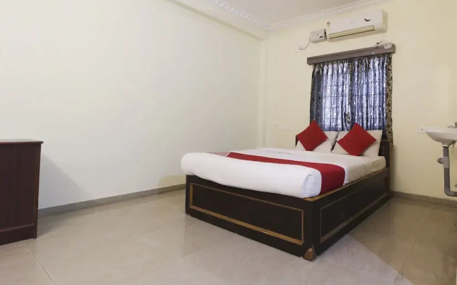 OYO 24392 Flagship Damodar Inn