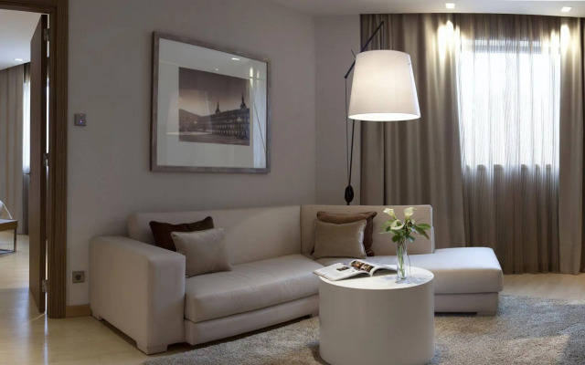 Hotel Maydrit Airport