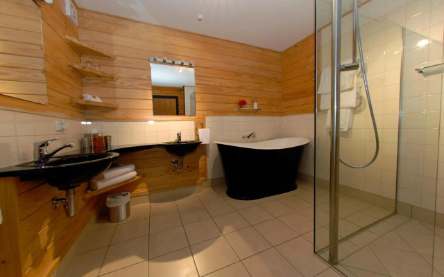Westwood Lodge