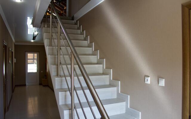 Loo Home&Sea on Yeniseiskaya Street 6/33