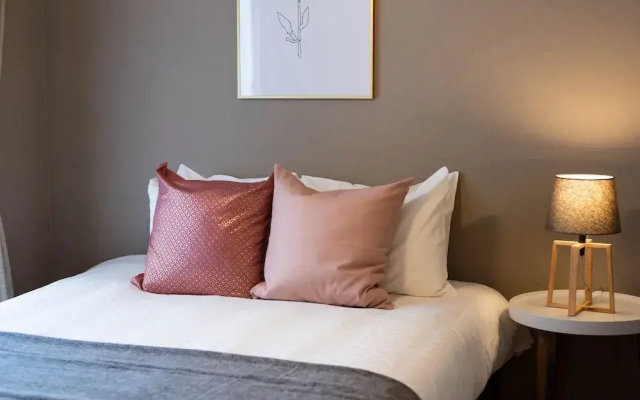Bijou Suites Pieces
