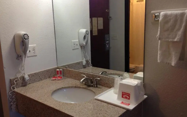Econo Inn and Suites Oklahoma City