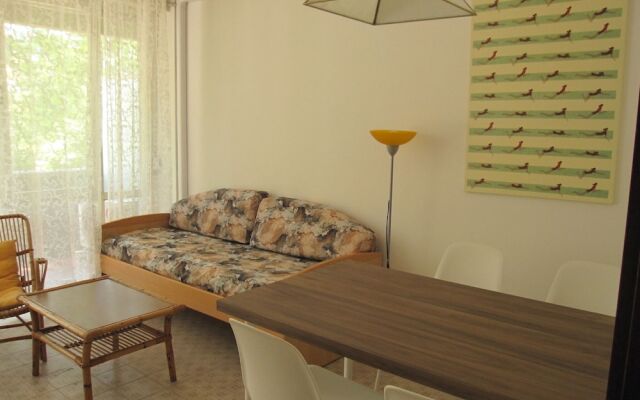 Modern Flat With Balcony and Lift at Grado Pineta