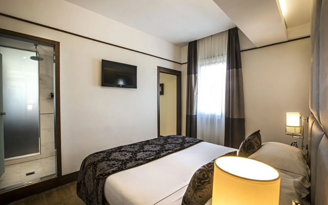 The Independent Hotel