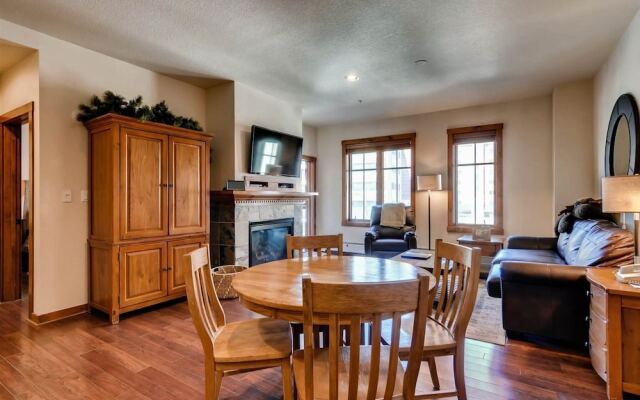 1 Bedroom Mountain Condo Located in Historic Downtown Breckenridge Near Shopping, Dining, and Restaurants