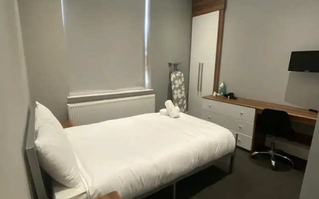 Extra Large Six Bed Six Bath Townhouse