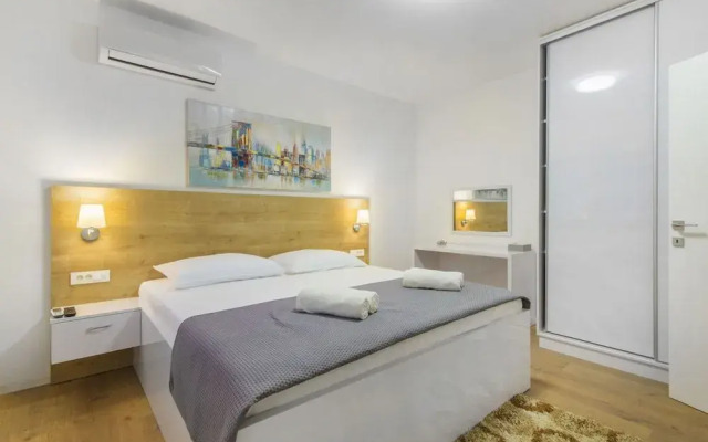 Villa Okit