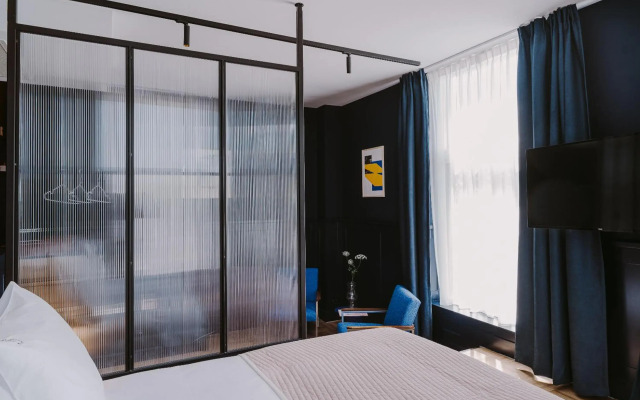 Supernova Hotel