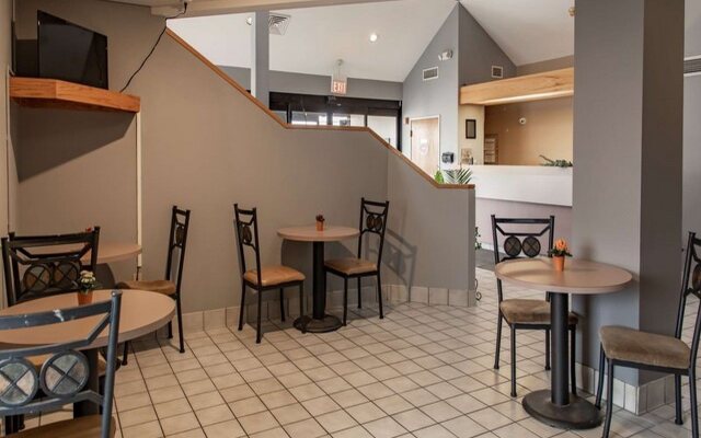 Magnuson Hotel Lincoln Airport