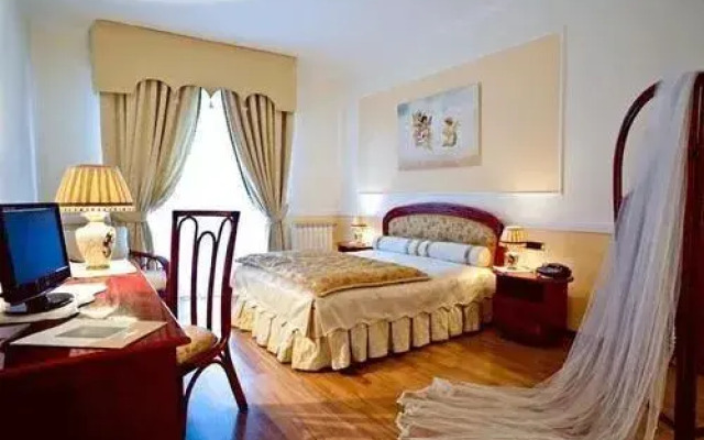 Hotel Taverna Dei Re