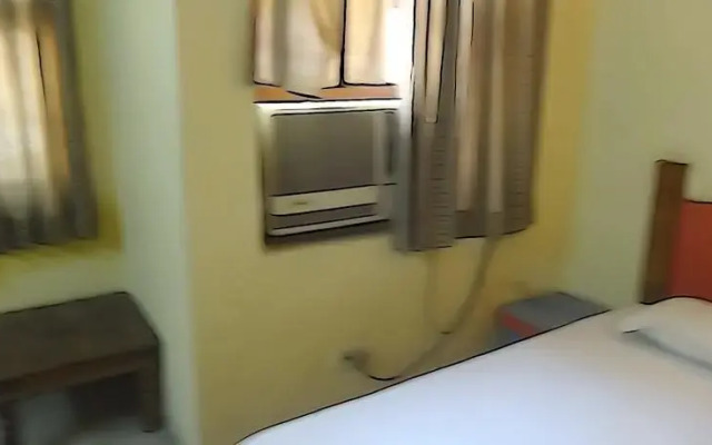 Hotel Gush International