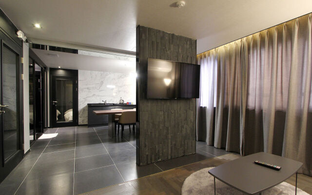 To Heaven Hotel Nampo
