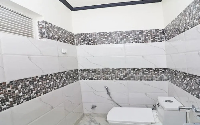 OYO 29423 03 Townhouse Inn
