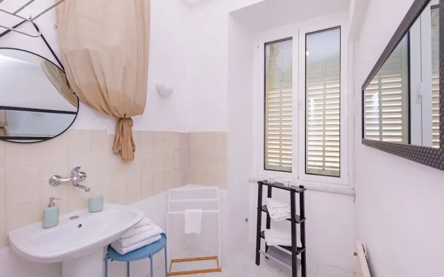 City Buzz Apartment by Irundo