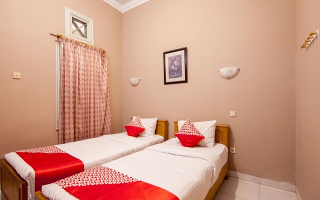 Hotel Syariah Aceh House by OYO Rooms