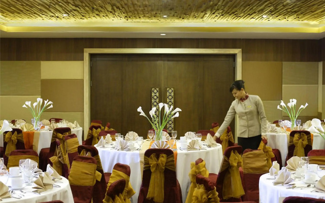 Hotel Santika Pandegiling Surabaya