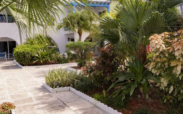 Spacious Garden Villas on Beach Frost Resort Near Atlantis
