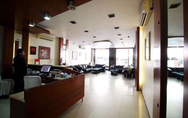 OYO 900 Marshall The Grand Hotel