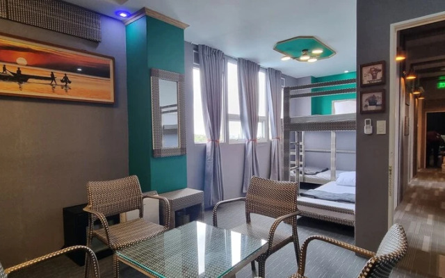 Attic Capsule Hotel