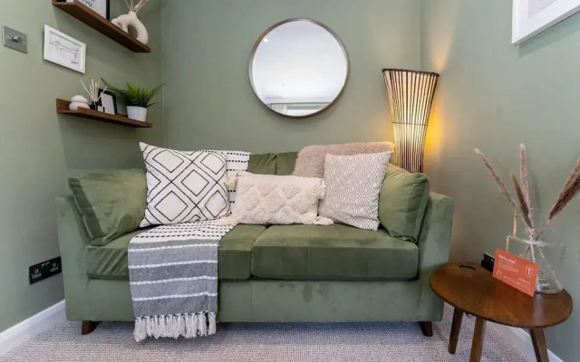 Host Stay Round Hill Apartment
