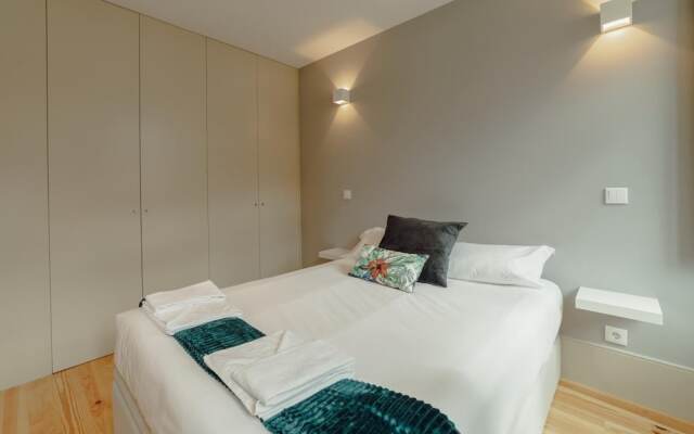 Legacy Oporto Design Apartment F by Vacationy