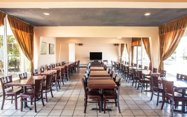 Monterey Bay Travelodge