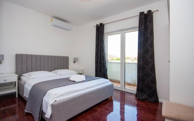 Awesome Home in Dubrava With Wifi and 4 Bedrooms