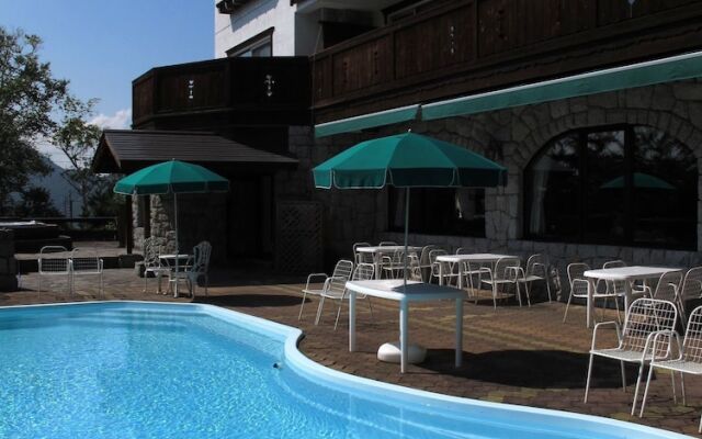 Hotel White Inn Kitashiga