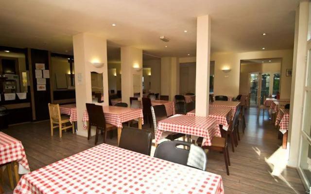 Gloucester Hotel
