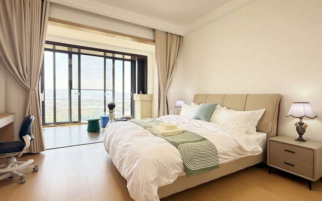 Lakefront 3BRM Holiday Villa in Kunming