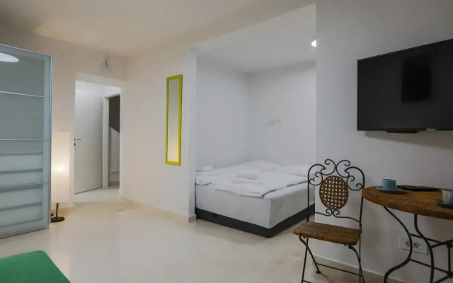 Hvar Old Dalmatian House Junior Suite - Deck 1