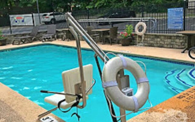 Holiday Inn Express Hotel & Suites Danbury - I-84 by IHG