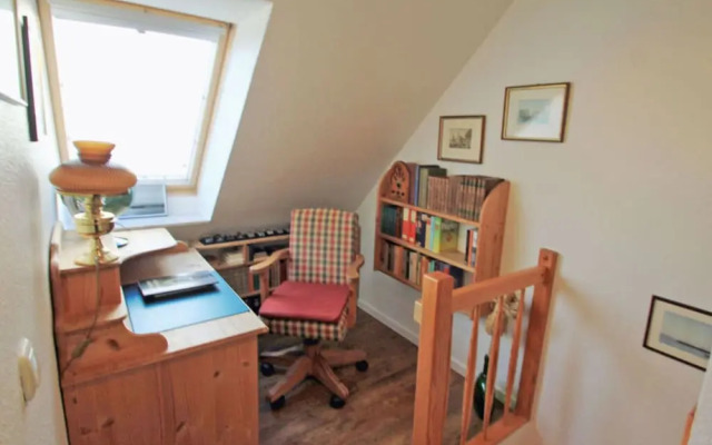 Lake View Modern Retreat