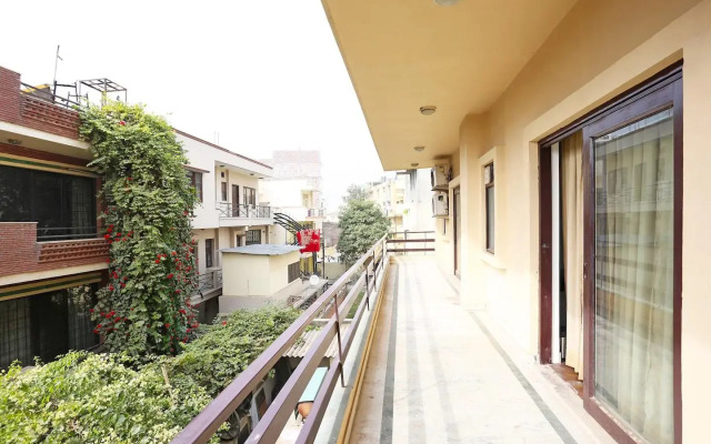 OYO 11656 Singh Suites