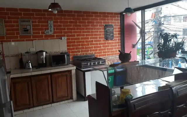Flying Donkey Hostal - Hostel