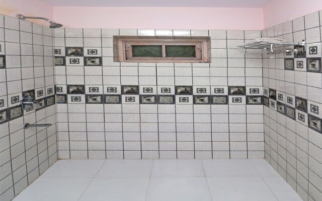 OYO 13724 Home Cosy Stay Near Mall Road