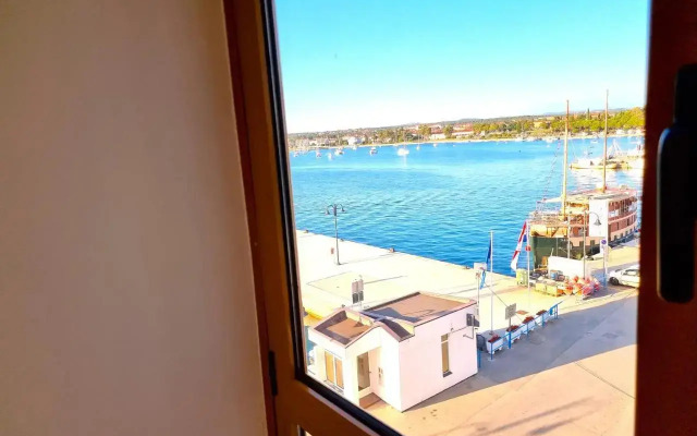 Umag apartment center seafront seaview old town 2