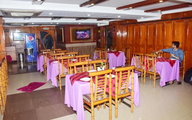 Hotel Arya Palace