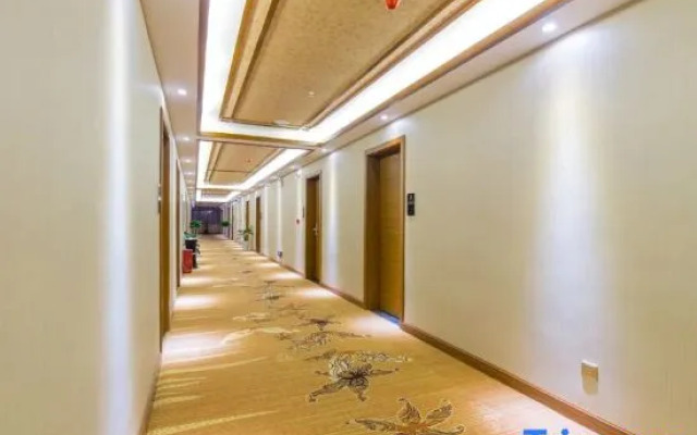 Xishuangbanna Jinghong Weihong Grand Hotel (Airport)