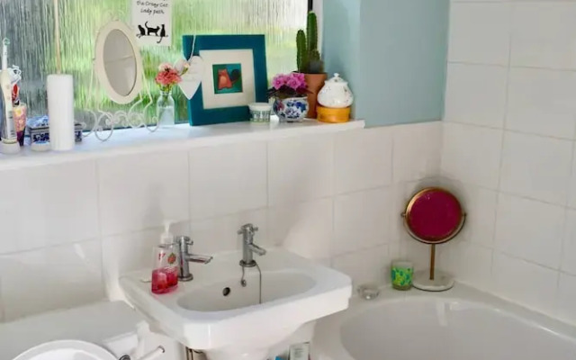 Cosy 1 Bedroom Basement Flat In Hove